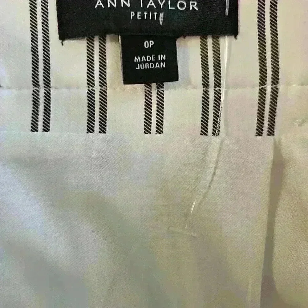 Ann Taylor Petites Size 0P Black and White Striped Skirt with Belt/Pockets